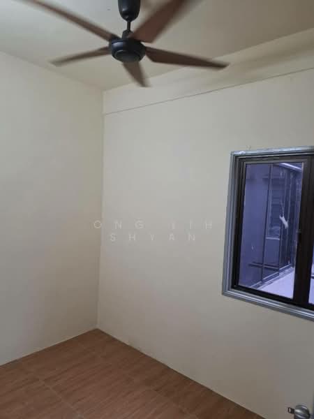 Flat for Sale at Rumah Pangsa Laman Tasik - Ong Lih Shyan - Interior - PropertyGuru.com.my