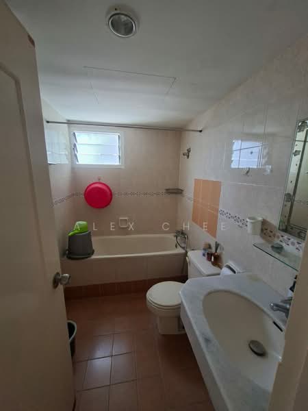 Condominium for Rent at Gurney Park Condominium - Alex Chee - Bathroom - PropertyGuru.com.my