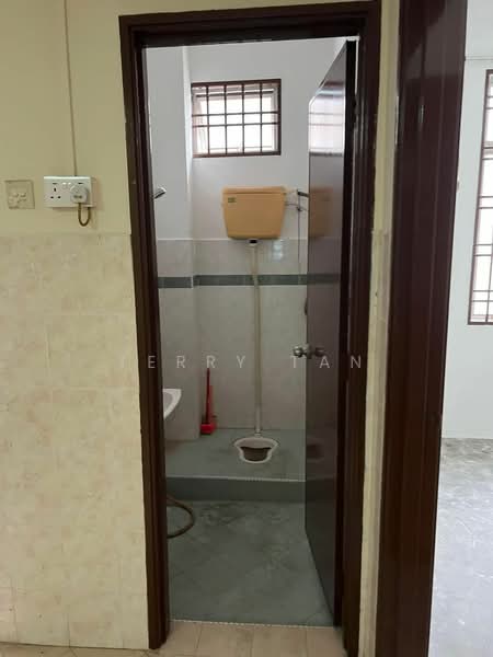 1-storey Terraced House for Sale in Taman Setia Indah (Tebrau) - Terry Tan - Bathroom - PropertyGuru.com.my