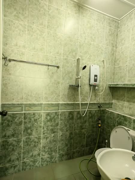 2-storey Terraced House for Sale in Taman Impian Emas (Skudai) - Terry Tan - Bathroom - PropertyGuru.com.my