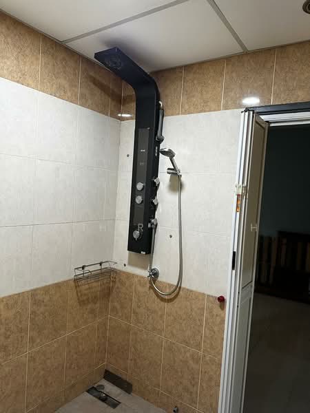 Kondominium untuk Dijual di Platinum Hill PV 6 - Esther Cheah - Bathroom - PropertyGuru.com.my