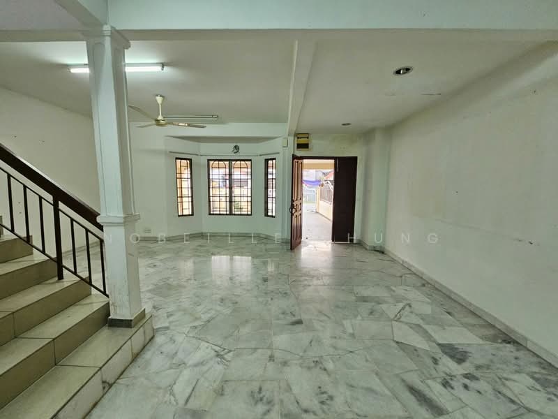 2-storey Terraced House for Sale in Usj 9 (Subang Jaya) - Nobeille Chung - Living Room - PropertyGuru.com.my