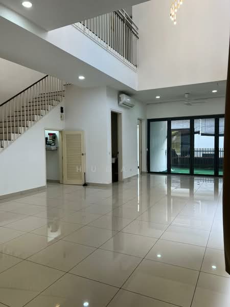 Rumah Berkembar untuk Dijual di Setia Alam (Selangor) - Huda . - Living Room - PropertyGuru.com.my