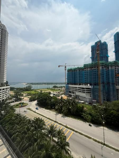 Kondominium untuk Dijual di Amberside @ Country Garden Danga Bay - Hui Hui Lim - Exterior - PropertyGuru.com.my