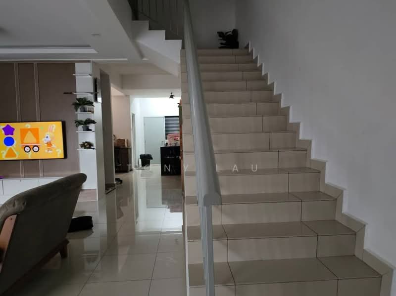 Rumah Teres 2 Tingkat untuk Dijual di Telok Panglima Garang (Selangor) - Tony Lau - Living Room - PropertyGuru.com.my