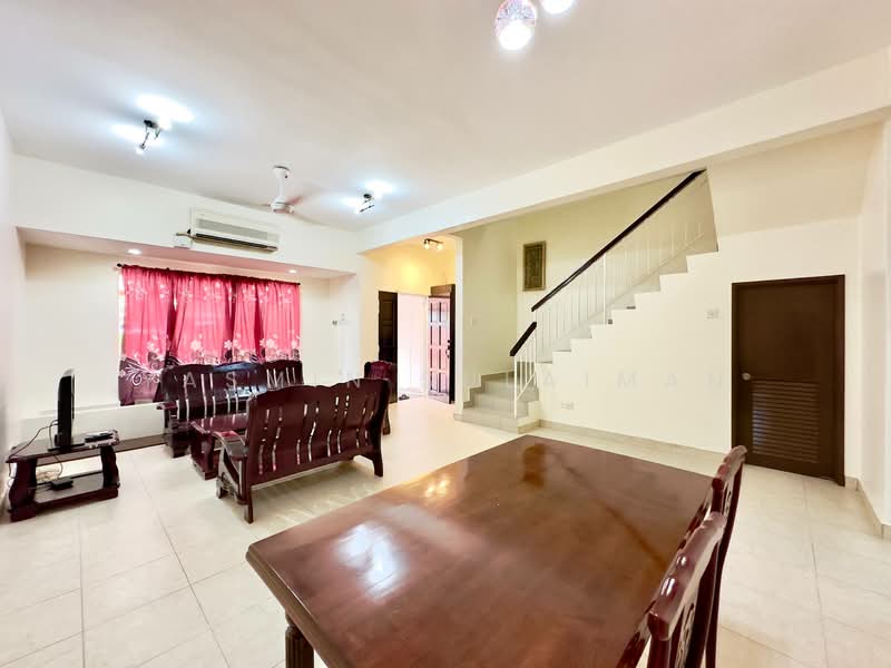2-storey Terraced House for Sale in Desa Coalfields (Ijok) - Yasmin Sulaiman - Living Room - PropertyGuru.com.my