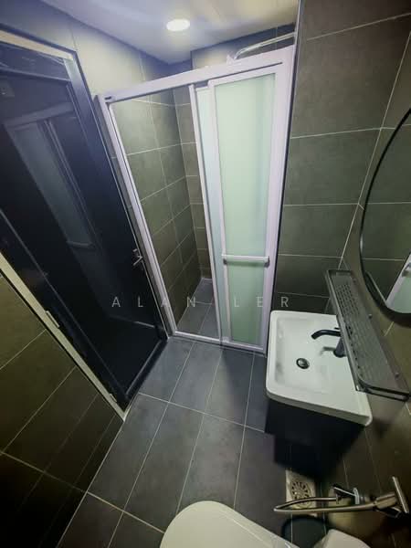 Service Residence for Sale at Midas @ Seri Alam - Alan Ler - Bathroom - PropertyGuru.com.my