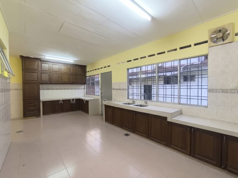 Rumah Teres 2 Tingkat untuk Disewa di Putra Heights (Subang Jaya) - Amy Oktavia - Kitchen - PropertyGuru.com.my