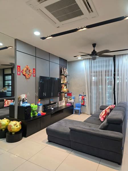 2-storey Terraced House for Sale in Bandar Seri Alam (Masai) - Annie Chai - Living Room - PropertyGuru.com.my