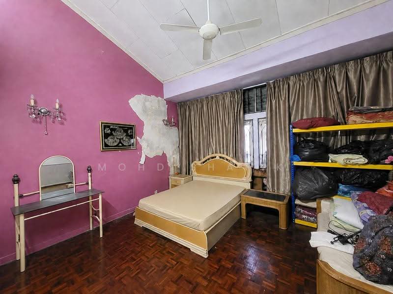 2-storey Terraced House for Sale in Taman Subang Ss3 (Petaling Jaya) - Mohd Shafik - Bedroom - PropertyGuru.com.my