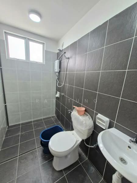 Service Residence for Sale at Residensi Taman Pelangi Indah - Ray Tung - Bathroom - PropertyGuru.com.my