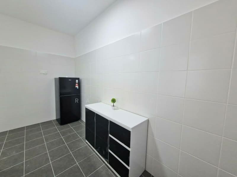 Service Residence for Sale at Residensi Taman Pelangi Indah - Ray Tung - Kitchen - PropertyGuru.com.my