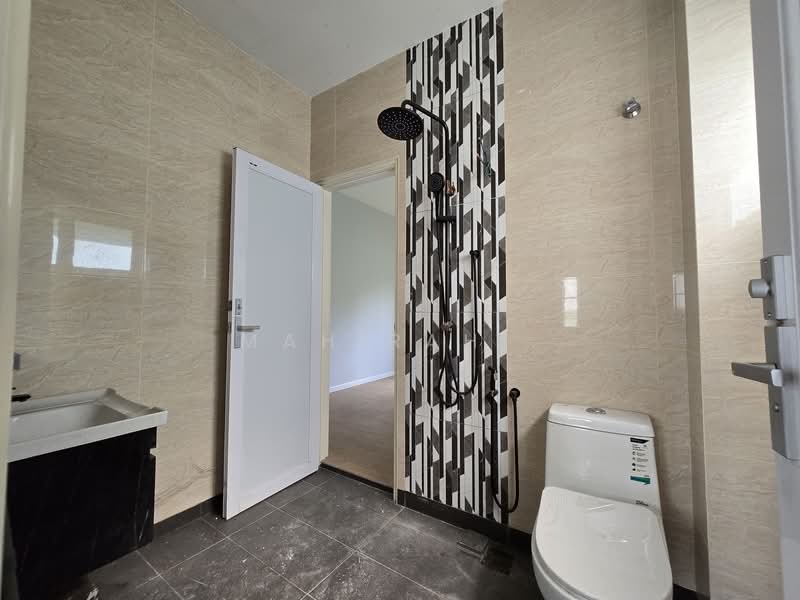 Bungalow for Sale in Bandar Bukit Mahkota (Bangi) - Mahirah . - Bathroom - PropertyGuru.com.my