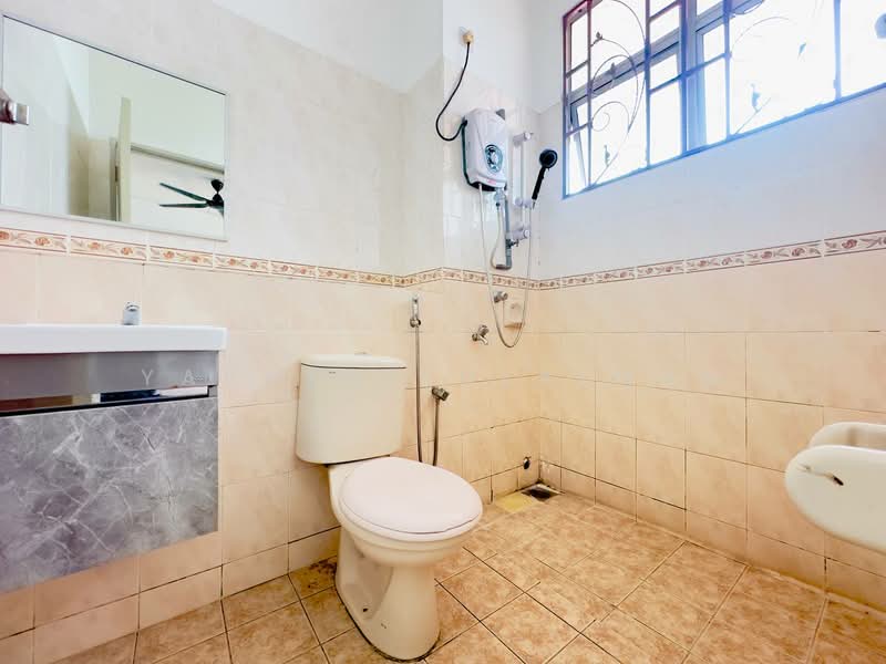 2-storey Terraced House for Sale in Usj 3 (Subang Jaya) - Yasmin Sulaiman - Bathroom - PropertyGuru.com.my