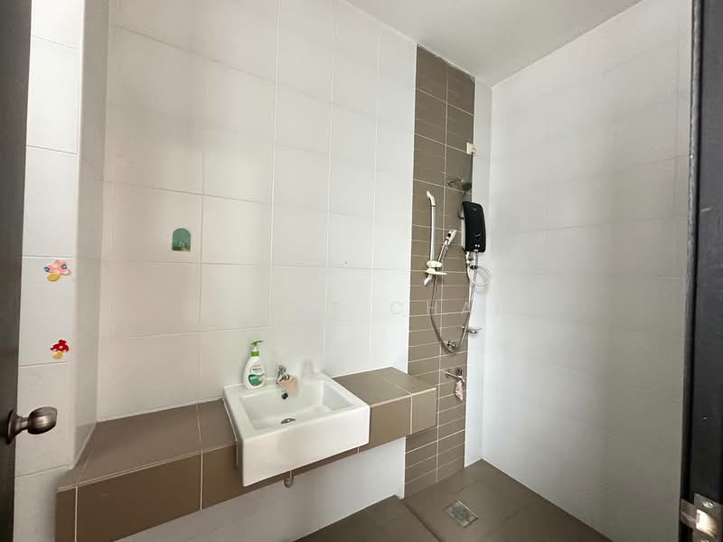 Semi-Detached House for Sale in Taman Ponderosa (Johor Bahru) - Annie Chai - Bathroom - PropertyGuru.com.my