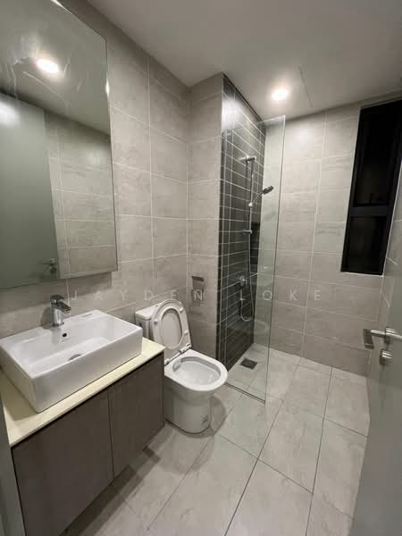 Servis Apartment untuk Disewa di Millerz Square - Jayden Loke - Bathroom - PropertyGuru.com.my