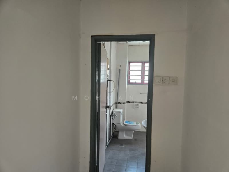 Rumah Teres 2 Tingkat untuk Disewa di D'Kayangan (Shah Alam) - Mohgan . - Bathroom - PropertyGuru.com.my