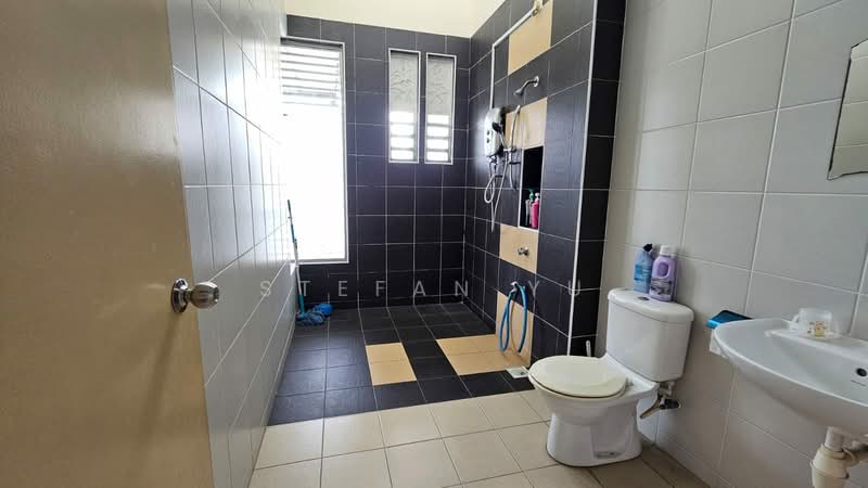 Rumah Teres 2 Tingkat untuk Dijual di Skudai (Johor) - Stefan Yu - Bathroom - PropertyGuru.com.my