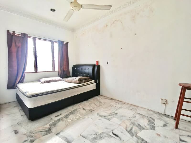 2-storey Terraced House for Sale in Taman Rakan (Kajang) - Ahmad Fadlee - PropertyGuru.com.my