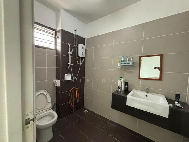 2-storey Terraced House for Sale in Taman Mutiara Rini (Skudai) - Annie Chai - Bathroom - PropertyGuru.com.my
