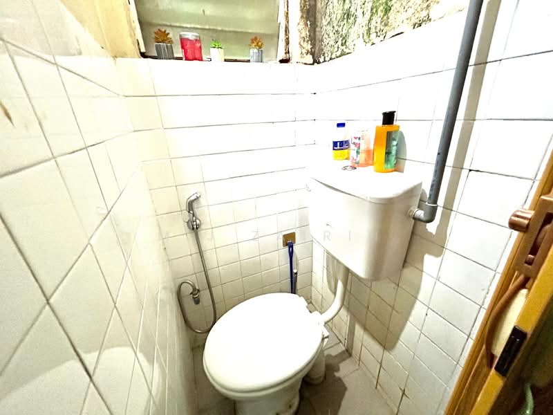 Rumah Teres 2 Tingkat untuk Dijual di Taman Permata (Ulu Kelang) - M.J Zairin - Bathroom - PropertyGuru.com.my