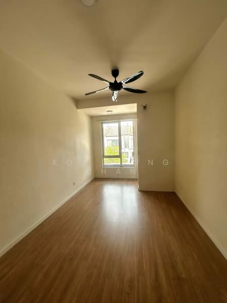 Rumah Teres untuk Disewa di Bandar Tropicana Aman (Telok Panglima Garang) - Kok Leong Chan - Medium Room 2 - PropertyGuru.com.my