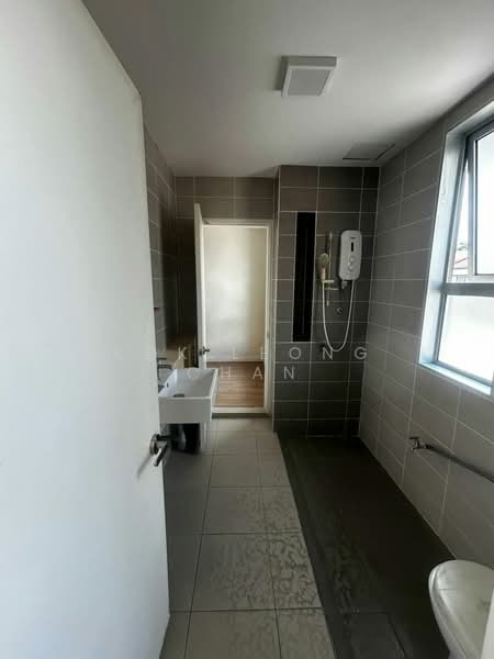 Rumah Teres untuk Disewa di Bandar Tropicana Aman (Telok Panglima Garang) - Kok Leong Chan - Share Bathroom - PropertyGuru.com.my