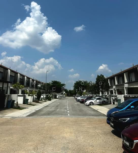 Rumah Teres untuk Disewa di Bandar Tropicana Aman (Telok Panglima Garang) - Kok Leong Chan - Wide Road Compound - PropertyGuru.com.my
