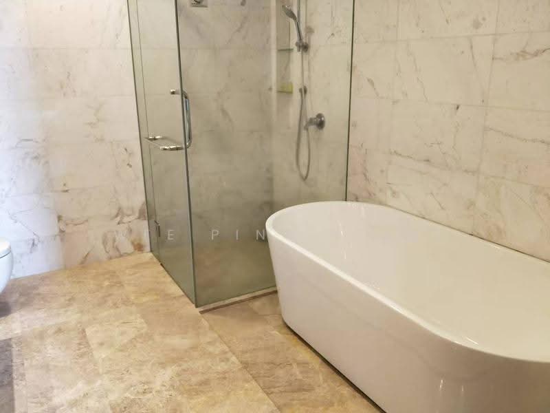 Kediaman Servis untuk Dijual di The Face Suites (Platinum Suites) - Wee Ping Neou - Bathroom - PropertyGuru.com.my