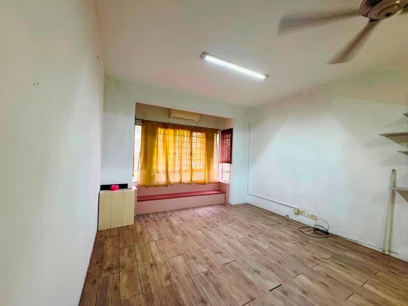Pangsapuri untuk Dijual di Tropika Apartment - Stephanie Yap - Living Room - PropertyGuru.com.my