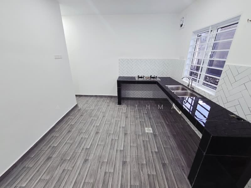 1-storey Terraced House for Sale in Taman Desa Beringin (Sikamat) - Azrul Othman - Kitchen - PropertyGuru.com.my