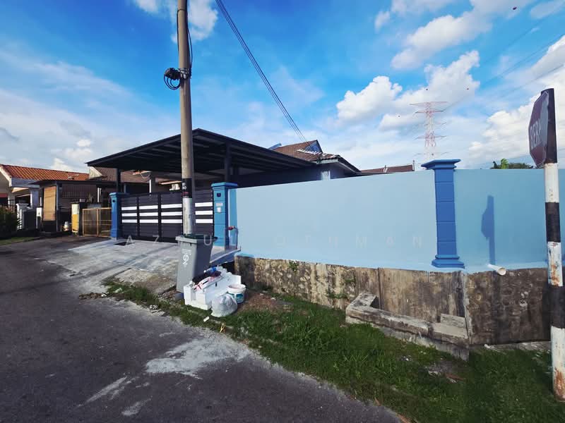 1-storey Terraced House for Sale in Taman Desa Beringin (Sikamat) - Azrul Othman - Exterior - PropertyGuru.com.my