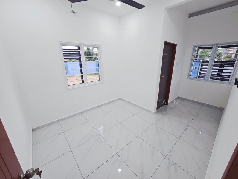 1-storey Terraced House for Sale in Taman Desa Beringin (Sikamat) - Azrul Othman - Interior - PropertyGuru.com.my