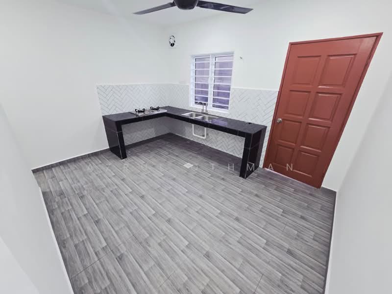 1-storey Terraced House for Sale in Taman Desa Beringin (Sikamat) - Azrul Othman - Kitchen - PropertyGuru.com.my