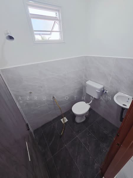 1-storey Terraced House for Sale in Taman Desa Beringin (Sikamat) - Azrul Othman - Bathroom - PropertyGuru.com.my