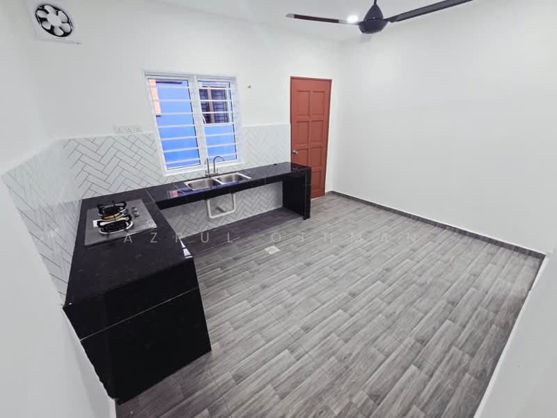 1-storey Terraced House for Sale in Taman Desa Beringin (Sikamat) - Azrul Othman - Kitchen - PropertyGuru.com.my