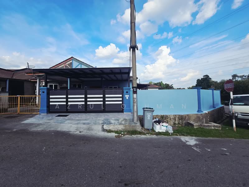1-storey Terraced House for Sale in Taman Desa Beringin (Sikamat) - Azrul Othman - Exterior - PropertyGuru.com.my