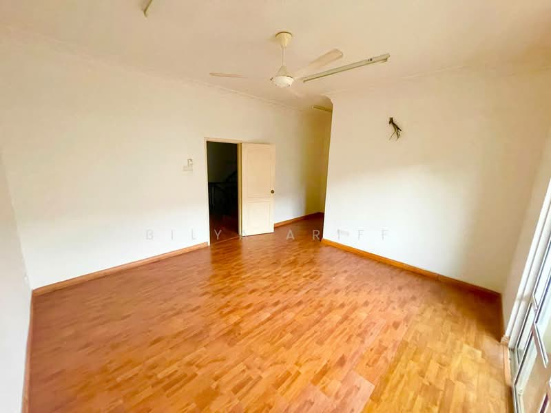Terraced House for Sale in Shah Alam (Selangor) - BILYA ARIFF - Living Room - PropertyGuru.com.my