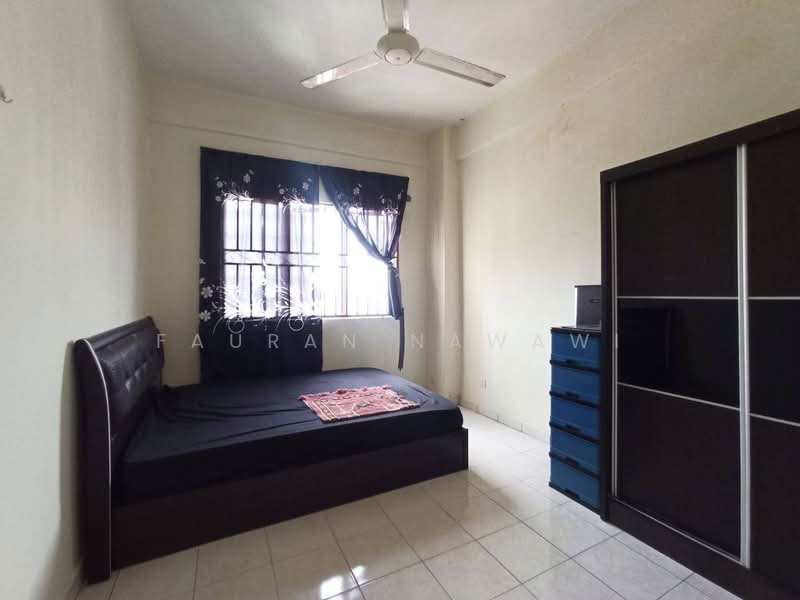 Pangsapuri untuk Dijual di Selesa I Resort Apartment (Pangsapuri Damai Mewah B) - Fauran Nawawi - Bedroom - PropertyGuru.com.my