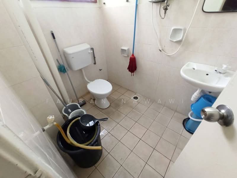 Pangsapuri untuk Dijual di Selesa I Resort Apartment (Pangsapuri Damai Mewah B) - Fauran Nawawi - Bathroom - PropertyGuru.com.my