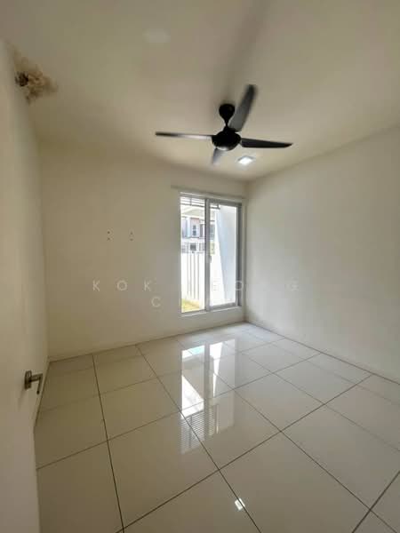 Terraced House for Sale in Bandar Tropicana Aman (Telok Panglima Garang) - Kok Leong Chan - Guest Room Grd Flr - PropertyGuru.com.my
