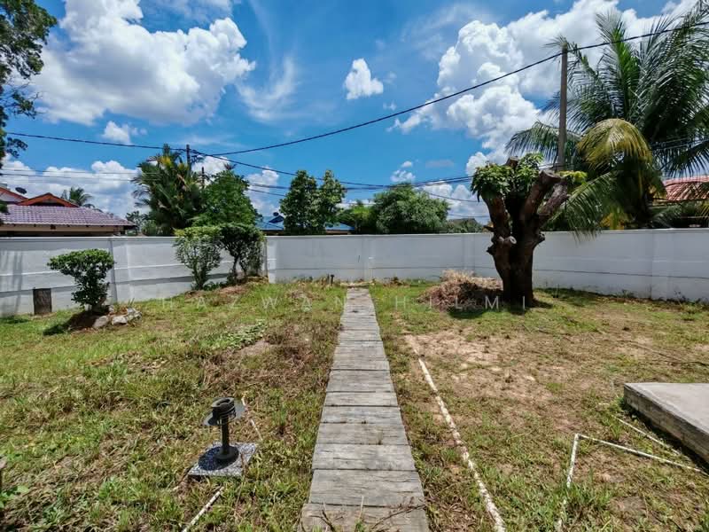 Bungalow for Sale in Bandar Rinching (Semenyih) - Hazwan Hilmi - Garden - PropertyGuru.com.my