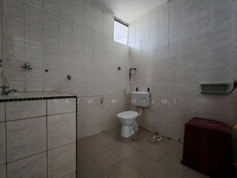 Bungalow for Sale in Bandar Rinching (Semenyih) - Hazwan Hilmi - Bathroom - PropertyGuru.com.my