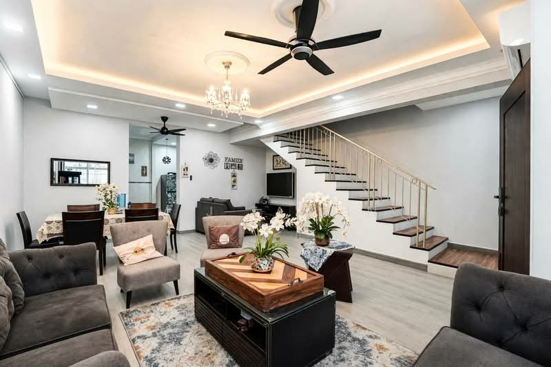 Rumah Teres 2 Tingkat untuk Dijual di Taman Sierra Ukay (Ulu Kelang) - M.J Zairin - Living Room - PropertyGuru.com.my