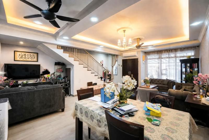 Rumah Teres 2 Tingkat untuk Dijual di Taman Sierra Ukay (Ulu Kelang) - M.J Zairin - Living Room - PropertyGuru.com.my