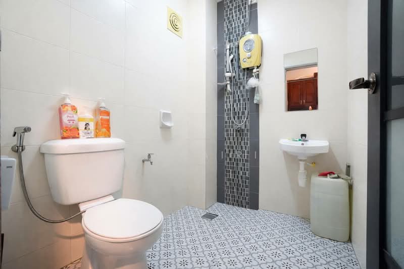 Rumah Teres 2 Tingkat untuk Dijual di Taman Sierra Ukay (Ulu Kelang) - M.J Zairin - Bathroom - PropertyGuru.com.my