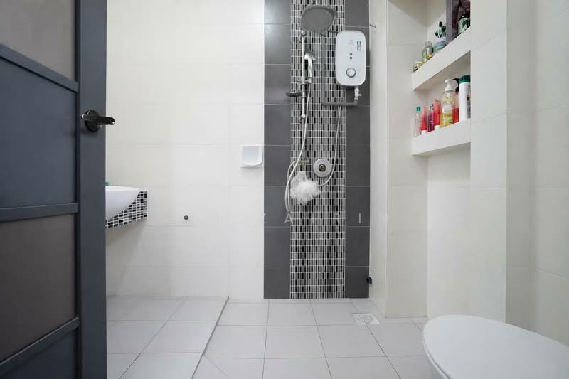 Rumah Teres 2 Tingkat untuk Dijual di Taman Sierra Ukay (Ulu Kelang) - M.J Zairin - Bathroom - PropertyGuru.com.my