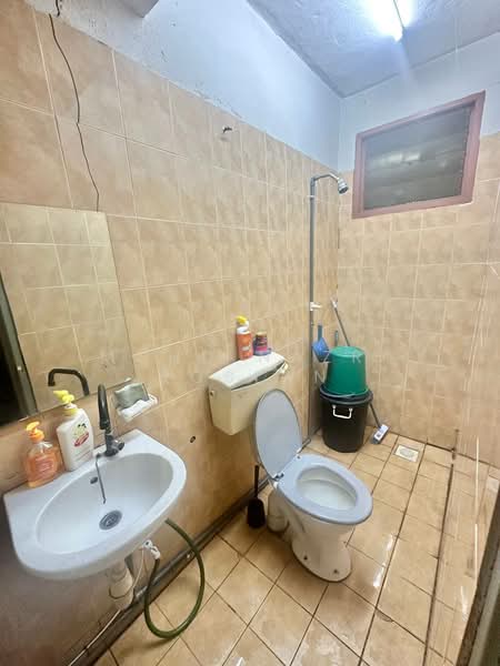 Shop for Sale in Bandar Saujana Putra (Tanjong Duabelas) - Mohd Nazri Roslan - PropertyGuru.com.my