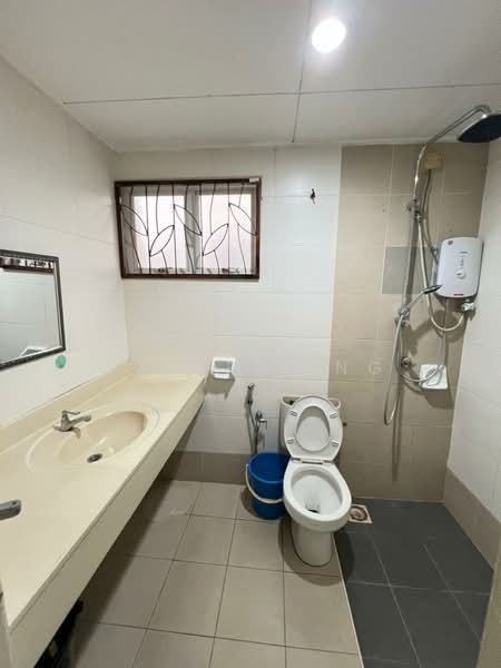 Rumah Teres 3 Tingkat untuk Dijual di Laman Rimbunan (Kepong) - Valerie Ng - Bathroom - PropertyGuru.com.my