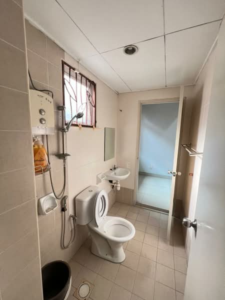 Rumah Teres 3 Tingkat untuk Dijual di Laman Rimbunan (Kepong) - Valerie Ng - Bathroom - PropertyGuru.com.my